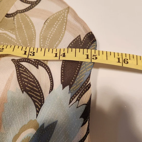 Ann Taylor Floral Halter Top with Blue and Green Accents 100% Silk Sz 8 - Picture 8 of 9